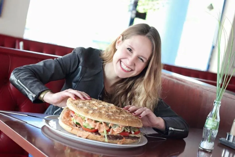 Enjoy Live's XXXXL Double Cheeseburger Challenge