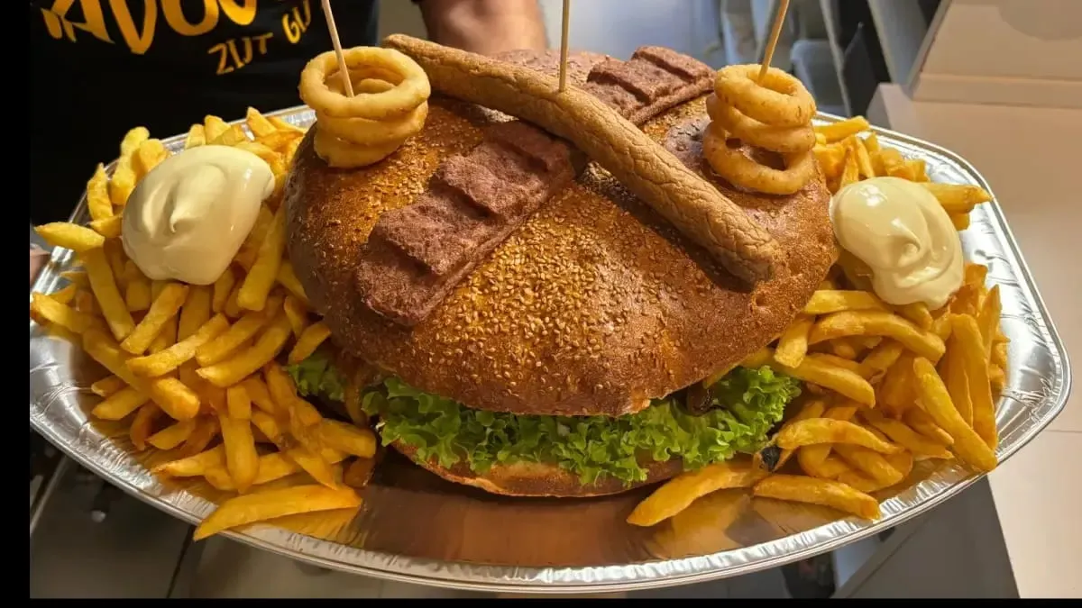 King's Place's Mega Mega Burger Challenge