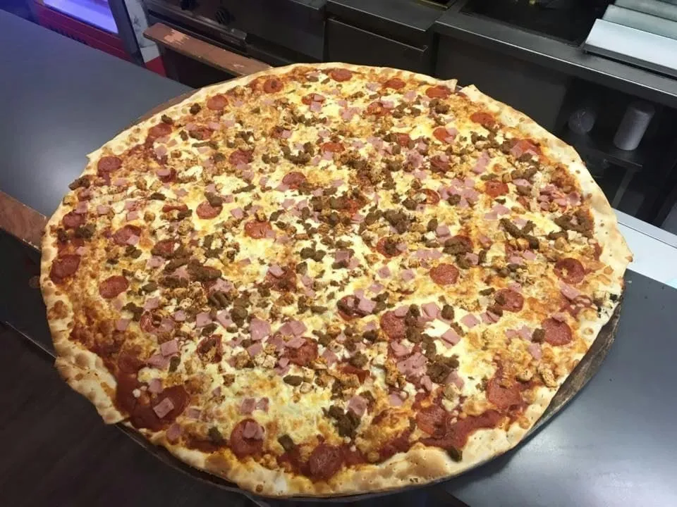 Pinheads' Notorious Pizza Challenge