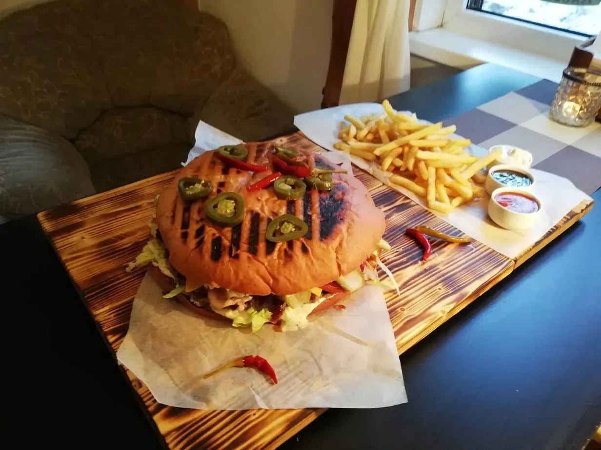 Vecais Pēteris' 2.5kg Burger Challenge