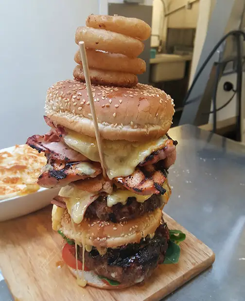 The-“Fat-Matt”-Scottish-Burger-Challenges