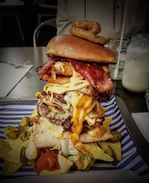 The-Big-Man's-Burger-Challenge The-Big-Man's-Burger-Challenge